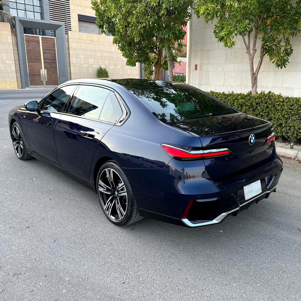 بي ام دبليو Li 730
